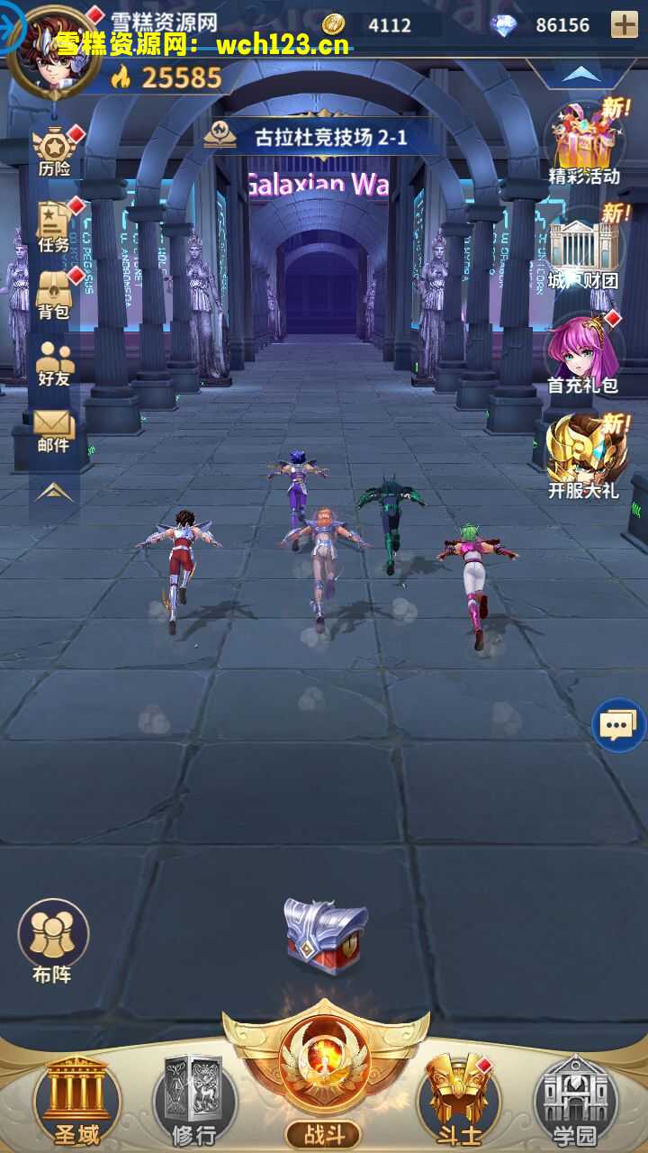 海浪撞击海岸的鸟瞰图。