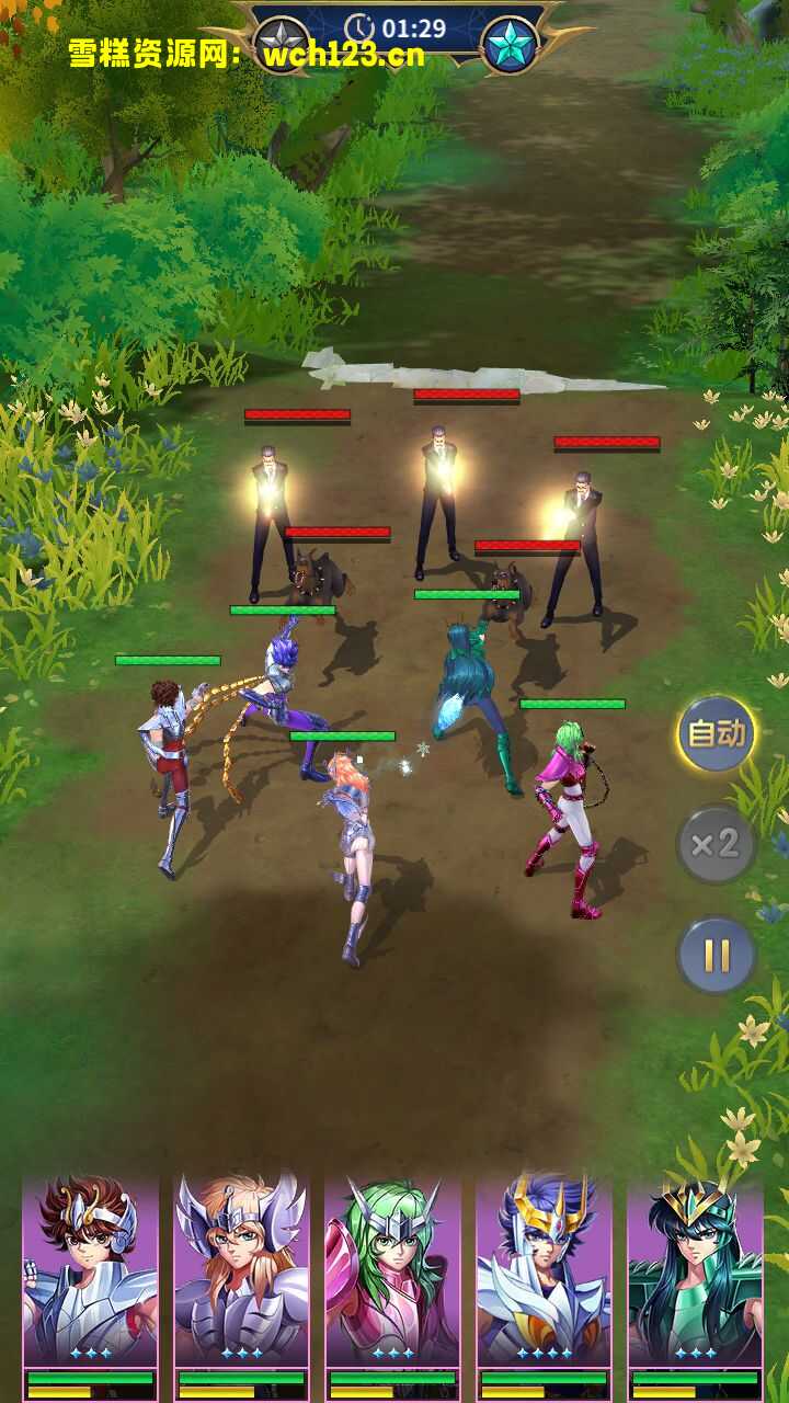 海浪撞击海岸的鸟瞰图。